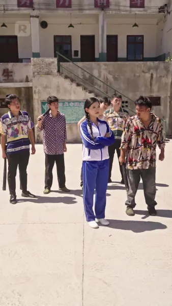 เกิดใหม่ยุค 70: คุณภรรยาตัวแสบป่วนกัปตันจนเขิน!