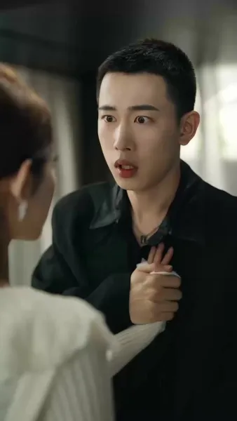 กลิ่นหอมอุบัติรัก  