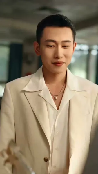 กลิ่นหอมอุบัติรัก  