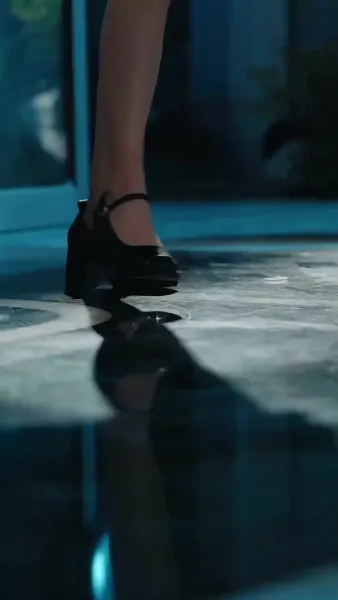 กลิ่นหอมอุบัติรัก  