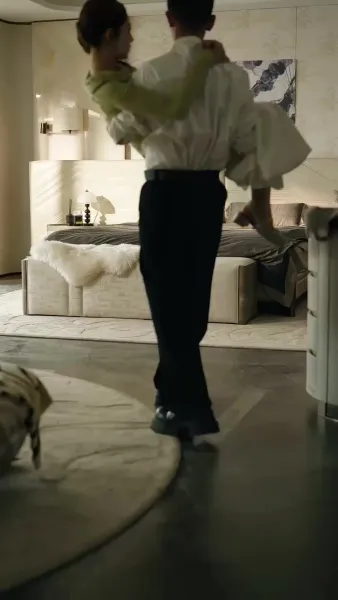 กลิ่นหอมอุบัติรัก  