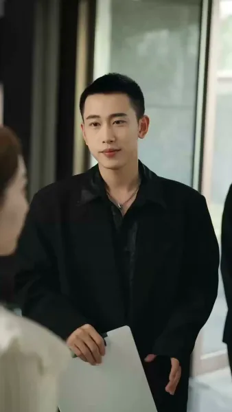 กลิ่นหอมอุบัติรัก  