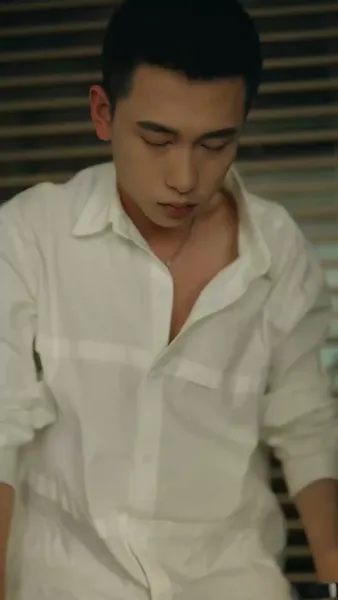 กลิ่นหอมอุบัติรัก  