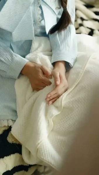 กลิ่นหอมอุบัติรัก  