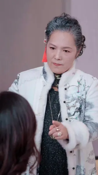 ลีเชียนจิ้งเชียนหลงฉู่ทะเล