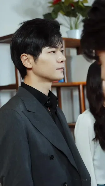 ลีเชียนจิ้งเชียนหลงฉู่ทะเล