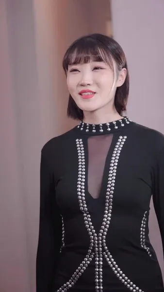 ลีเชียนจิ้งเชียนหลงฉู่ทะเล