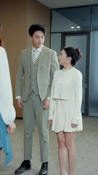 ลีเชียนจิ้งเชียนหลงฉู่ทะเล