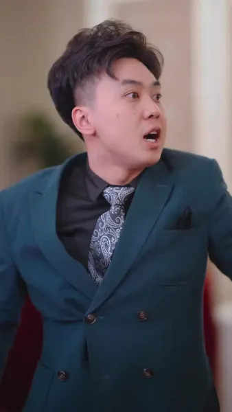 ลีเชียนจิ้งเชียนหลงฉู่ทะเล