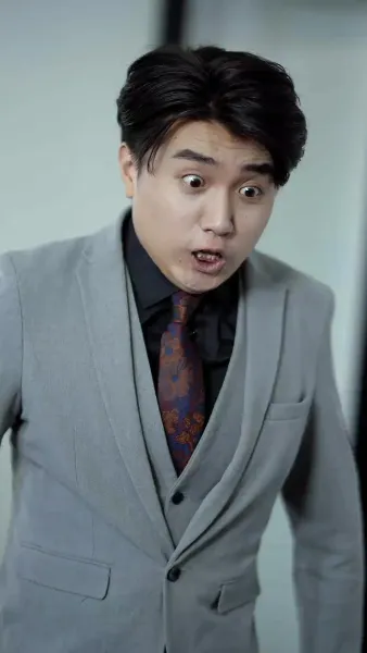 ลีเชียนจิ้งเชียนหลงฉู่ทะเล