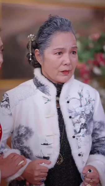 ลีเชียนจิ้งเชียนหลงฉู่ทะเล