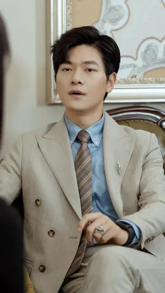 ลีเชียนจิ้งเชียนหลงฉู่ทะเล