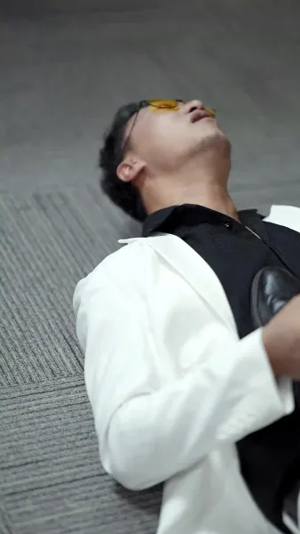 ลีเชียนจิ้งเชียนหลงฉู่ทะเล