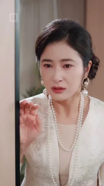 อย่ามายุ่งกับฉัน รู้ไหมใครหนุนหลัง