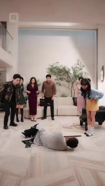 อย่ามายุ่งกับฉัน รู้ไหมใครหนุนหลัง