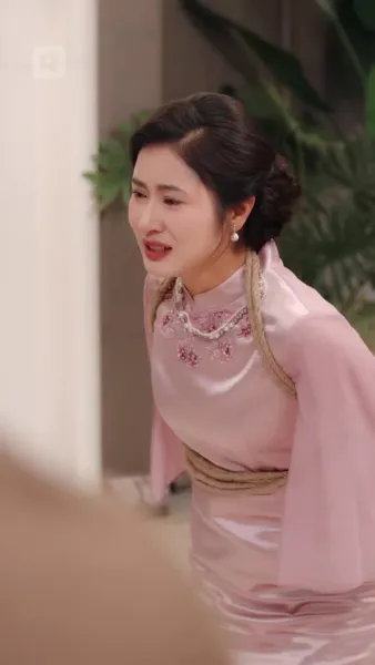 อย่ามายุ่งกับฉัน รู้ไหมใครหนุนหลัง