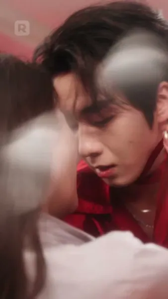 อย่ามายุ่งกับฉัน รู้ไหมใครหนุนหลัง