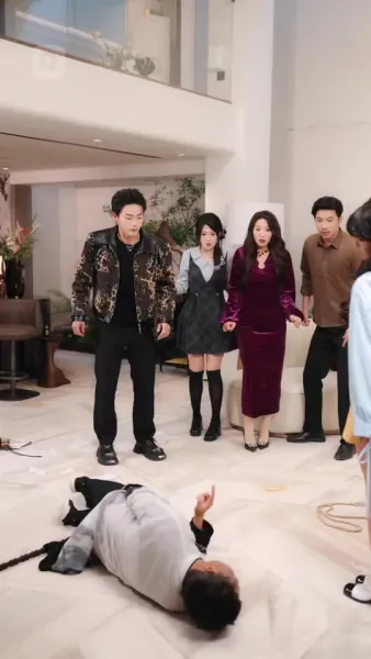 อย่ามายุ่งกับฉัน รู้ไหมใครหนุนหลัง