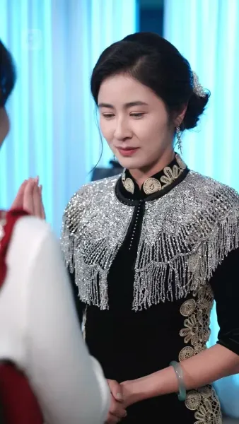 อย่ามายุ่งกับฉัน รู้ไหมใครหนุนหลัง