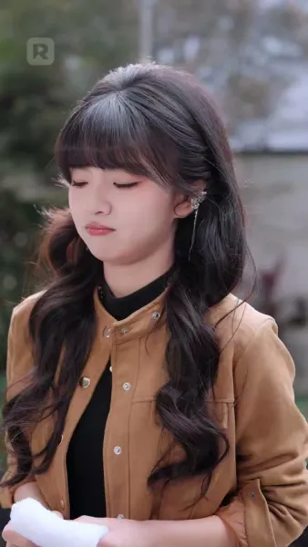 อย่ามายุ่งกับฉัน รู้ไหมใครหนุนหลัง