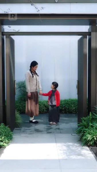 อย่ามายุ่งกับฉัน รู้ไหมใครหนุนหลัง