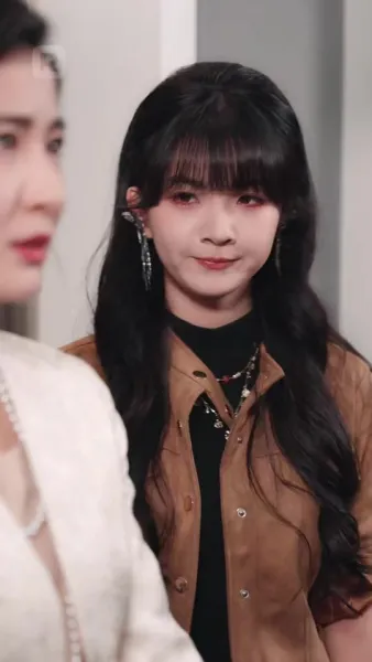 อย่ามายุ่งกับฉัน รู้ไหมใครหนุนหลัง