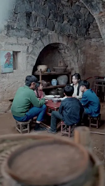 [พากย์เสียง] แม่เลี้ยงตัวร้ายพาลูกกินเนื้อทุกมื้อ