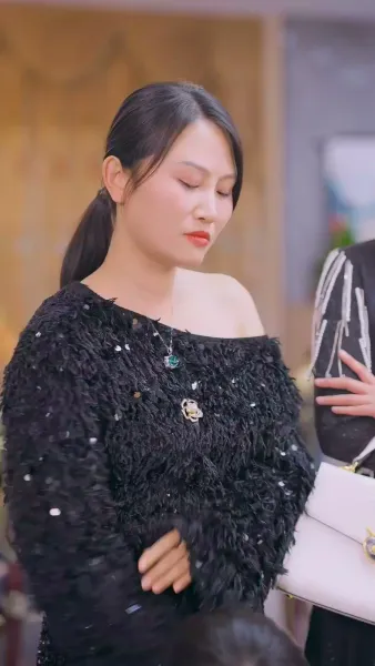 ฉันเด่นสุดในงานเลี้ยงรุ่น