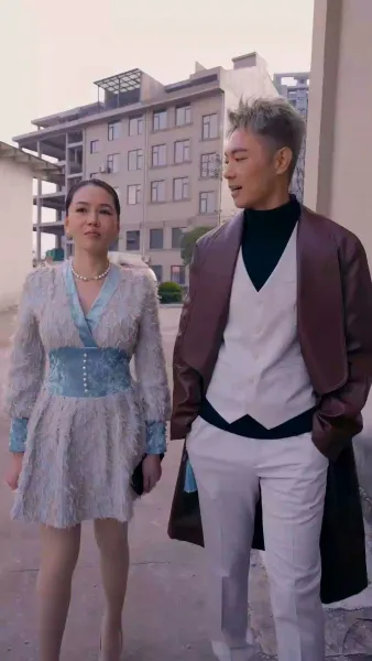 ฉันเด่นสุดในงานเลี้ยงรุ่น