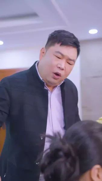 ฉันเด่นสุดในงานเลี้ยงรุ่น