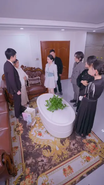 ฉันเด่นสุดในงานเลี้ยงรุ่น