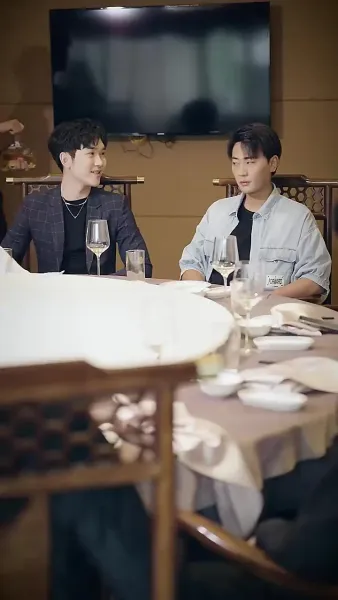 ซุปเปอร์สตาร์สาวตามจีบหลังผมเป็นเศรษฐี