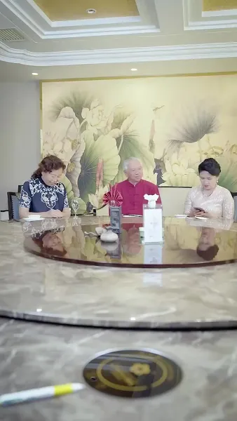 ซุปเปอร์สตาร์สาวตามจีบหลังผมเป็นเศรษฐี