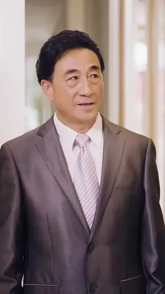 ซุปเปอร์สตาร์สาวตามจีบหลังผมเป็นเศรษฐี