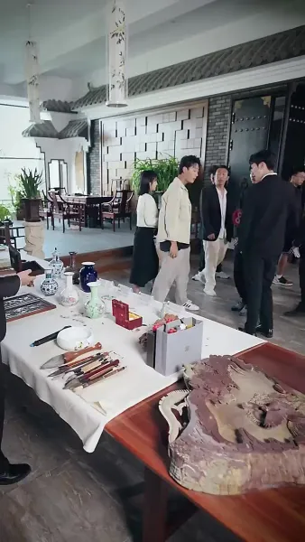 ซุปเปอร์สตาร์สาวตามจีบหลังผมเป็นเศรษฐี