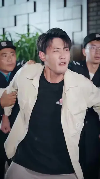 ซุปเปอร์สตาร์สาวตามจีบหลังผมเป็นเศรษฐี