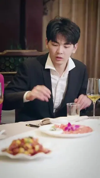 ซุปเปอร์สตาร์สาวตามจีบหลังผมเป็นเศรษฐี