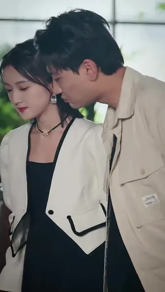 ซุปเปอร์สตาร์สาวตามจีบหลังผมเป็นเศรษฐี