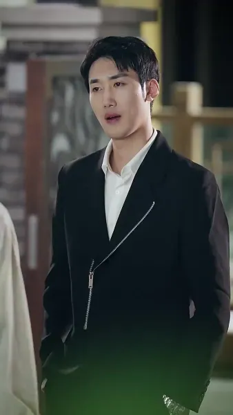 ซุปเปอร์สตาร์สาวตามจีบหลังผมเป็นเศรษฐี