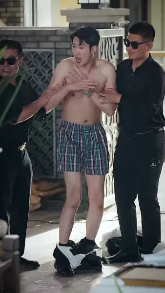 ซุปเปอร์สตาร์สาวตามจีบหลังผมเป็นเศรษฐี