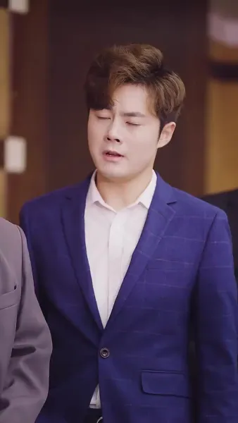 ซุปเปอร์สตาร์สาวตามจีบหลังผมเป็นเศรษฐี