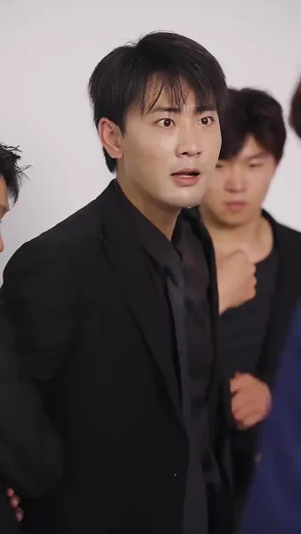 ซุปเปอร์สตาร์สาวตามจีบหลังผมเป็นเศรษฐี