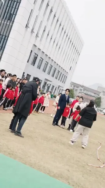 จอมแสบอันดับหนึ่งแห่งหยานโจว: แม่ครับ ผมขอวัดหน่อย!