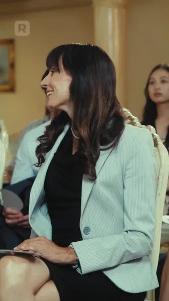 อยู่บนเตียงพร้อมกับคำโกหกของคุณ