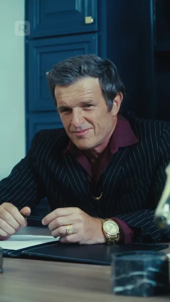 อยู่บนเตียงพร้อมกับคำโกหกของคุณ