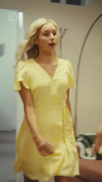 อยู่บนเตียงพร้อมกับคำโกหกของคุณ