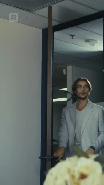 อยู่บนเตียงพร้อมกับคำโกหกของคุณ