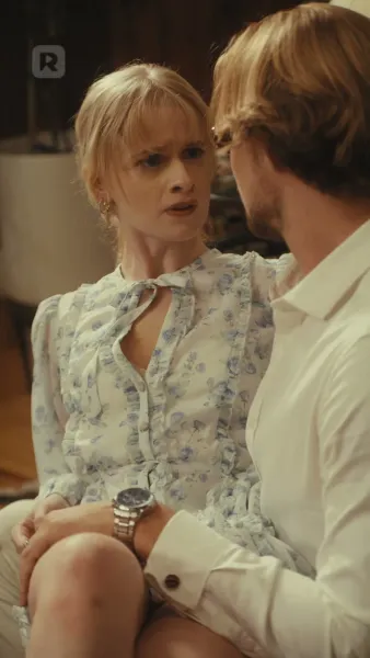 อยู่บนเตียงพร้อมกับคำโกหกของคุณ