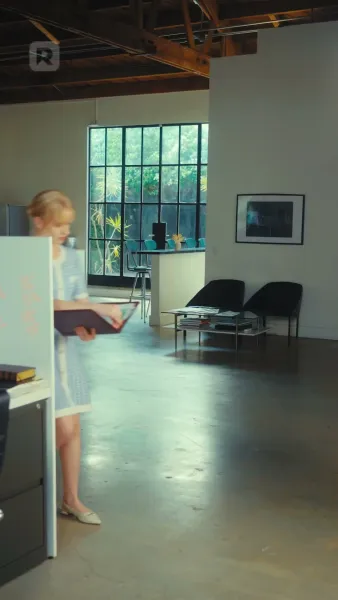 อยู่บนเตียงพร้อมกับคำโกหกของคุณ