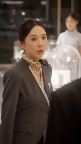 เธอใช้เวทอำนาจครองโลกยุคใหม่